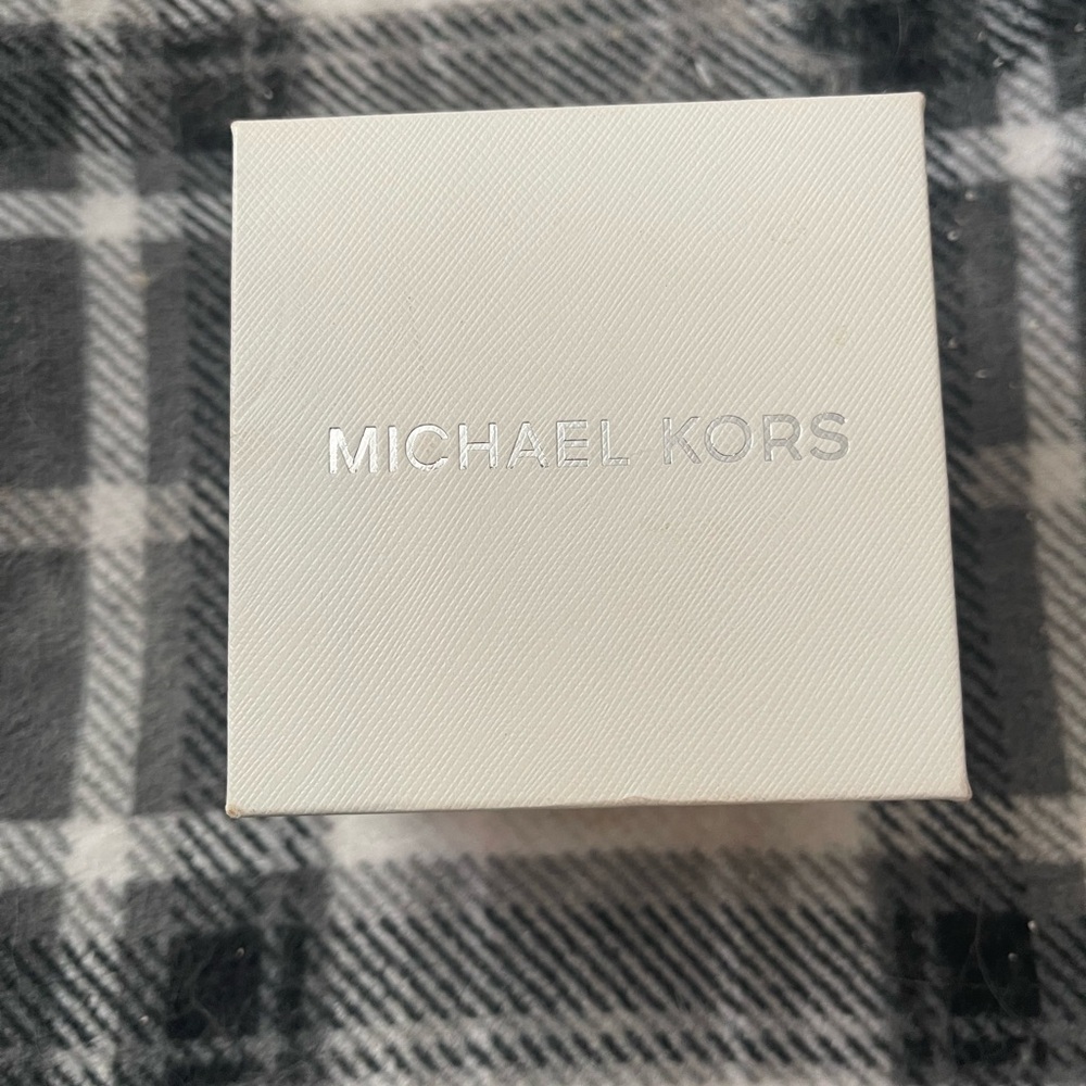 💎🎁 MICHAEL KORS Black and Gold Chronograph Watch Unisex - Picture 4 of 10